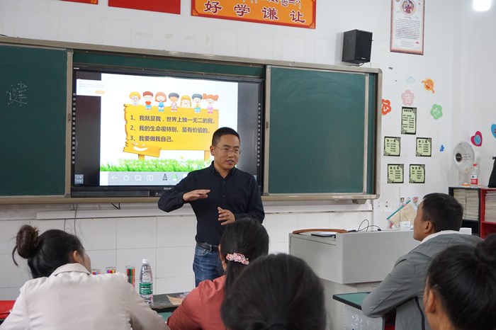 15743893543438.jpg 李华彪_副本.jpg